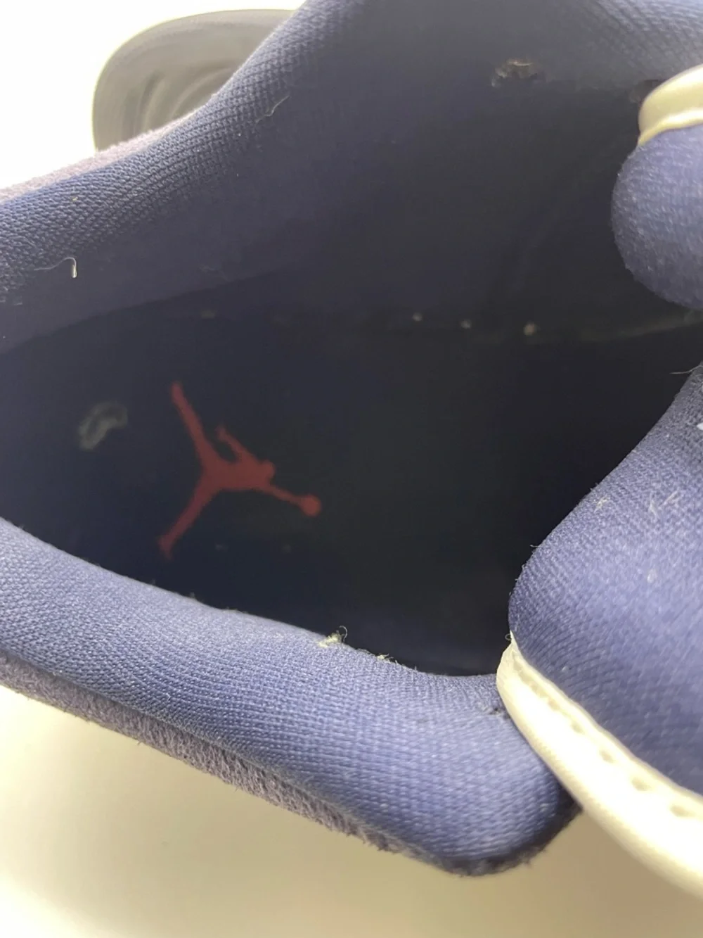 Nike Navy & White‎ Low-Top Sneakers with Yellow Logo